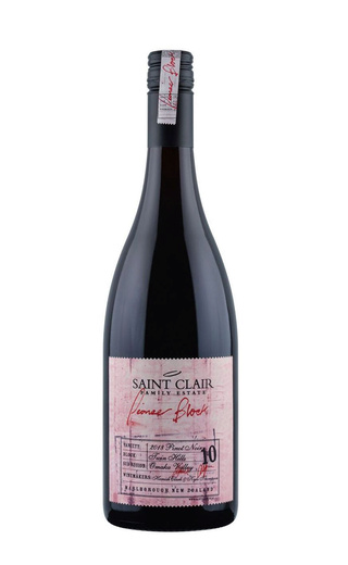 фото вино Saint Clair Pioneer Block 10 Twin Hills Pinot Noir 2018 0,75 л