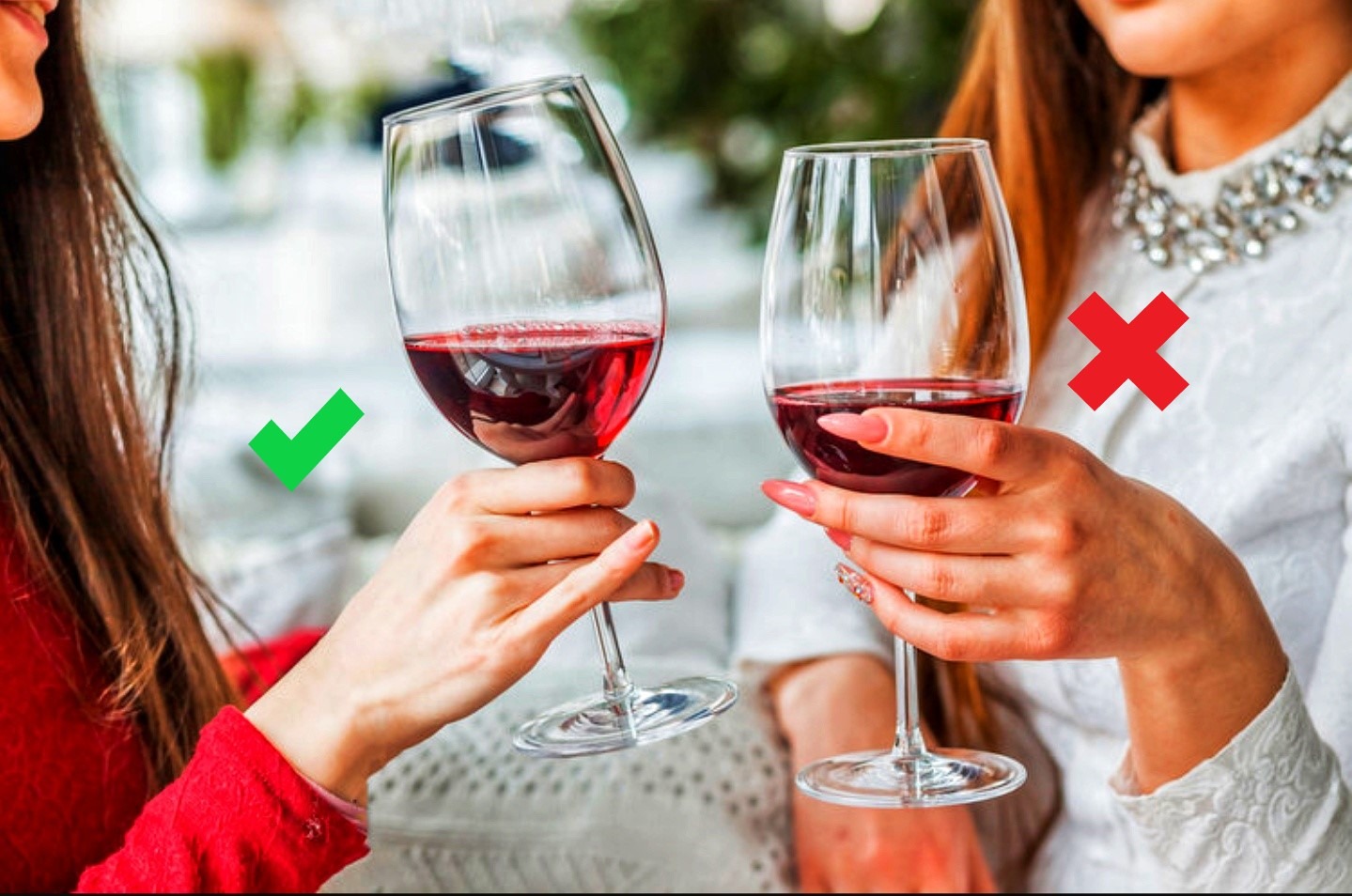 Как правильно держать бокал вина