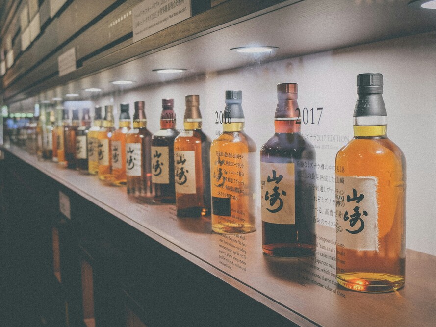 Бутылки виски