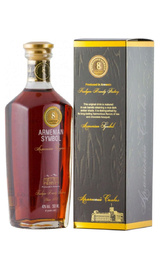 Коньяк Армянский Символ 8 лет 0,5 л